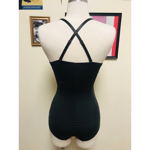 Lingerie - Picture 3 of 4